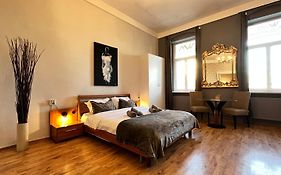 The Stag Ultracentral Oldtown Apartment